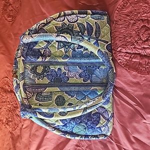 Vera Bradley large hand bag in retired pattern  doodle daisy